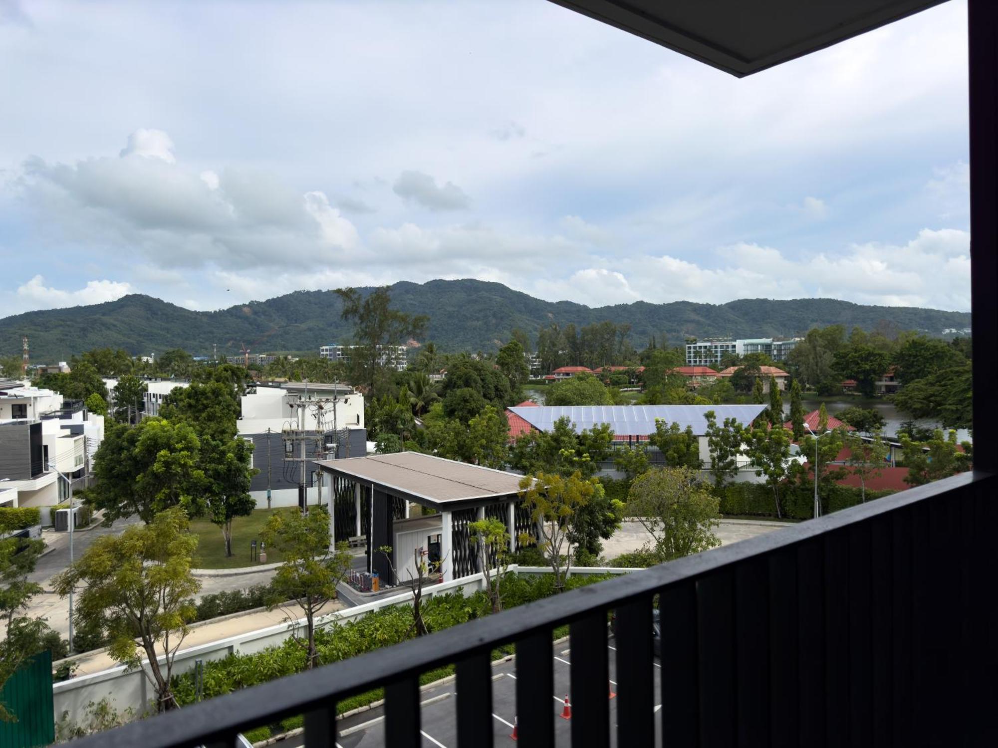 Skypark Laguna Apartments Bangtao Bang Tao Beach  Exterior photo